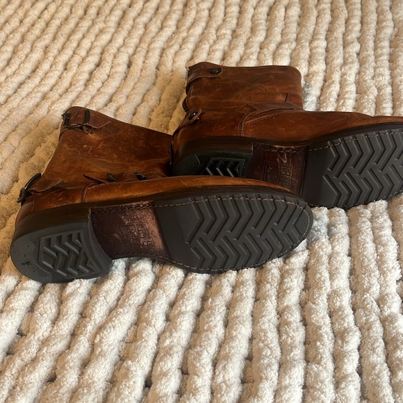 Frye boots distressed leather - Picture 5 of 5